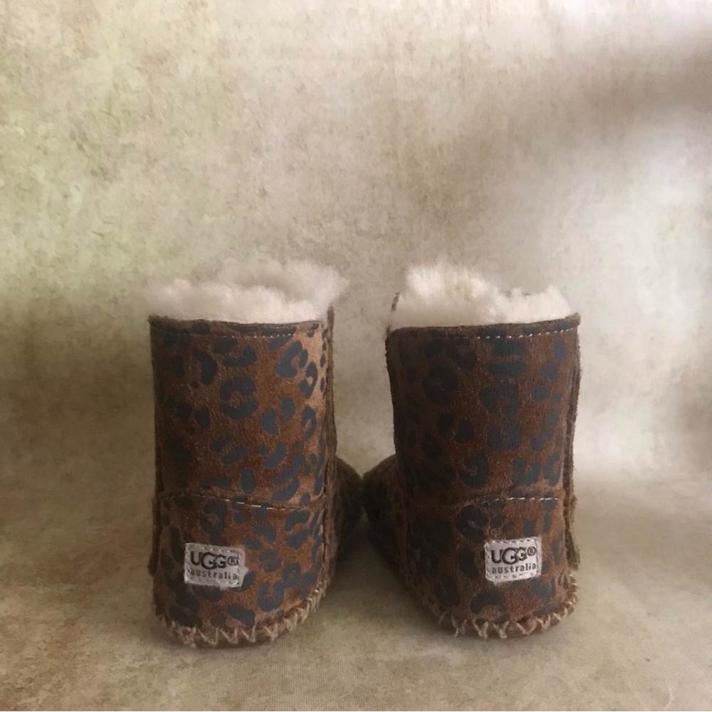 UGG Cassie Leopard Baby Booties - Picture 8 of 11